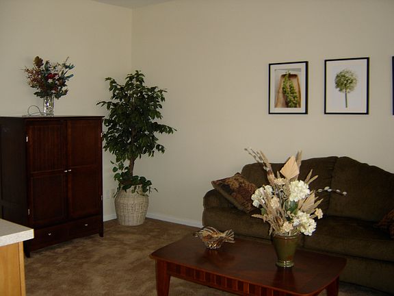 2nd image of 9825 Topanga Canyon Blvd Unit 21
