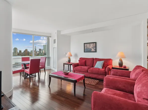 77 Hudson Street image 2 of 21