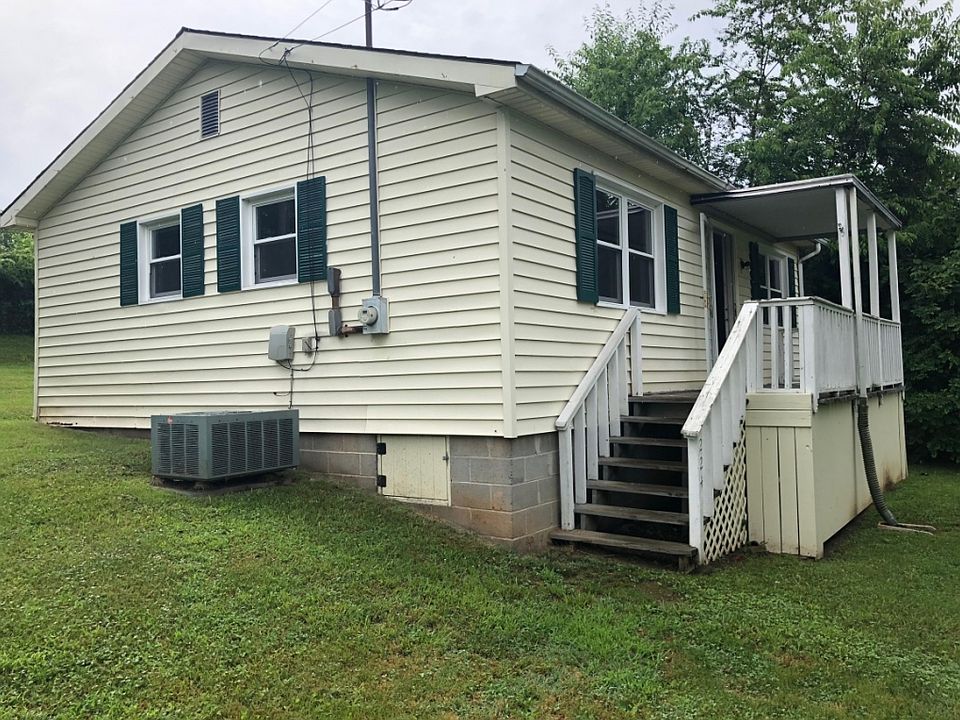 1st image of 224 Hemlock Dr
