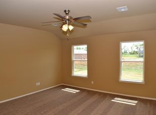 7020 Meadow Lake Dr, Yukon, OK 73099