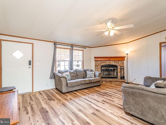 3rd image of 684 Jollett Rd