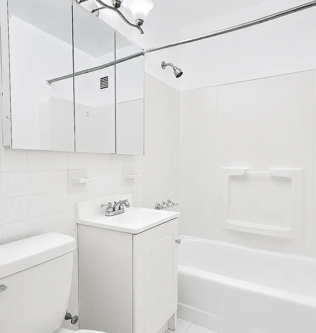 Studio, 383 sqft, $1,600 — Photo 4