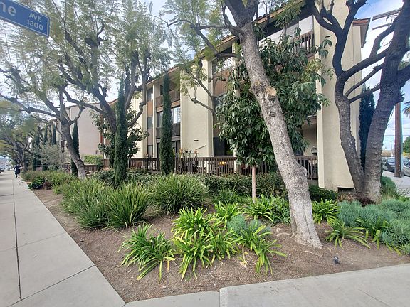 2nd image of 4835 E Anaheim St APT 308