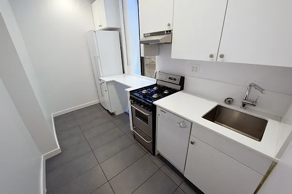 Rented by Aether Property Group | media 34