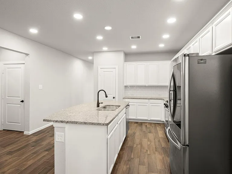 104 Winged Elm Ct — Photo 10