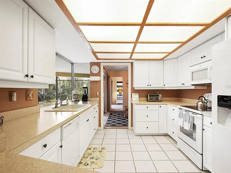 500 Green Dolphin Dr S — Photo 12