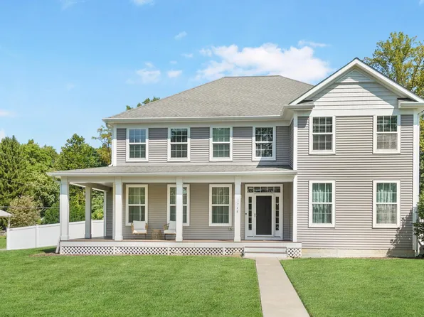 1748 Holladay Park Rd, Gambrills, MD 21054