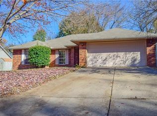 1303 N Flamingo Rd, Rogers, AR 72756