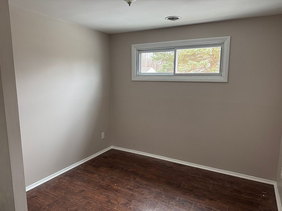 2nd image of 6564 Seneca Trl