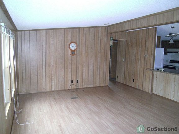 3rd image of 158 Windyhill Ln