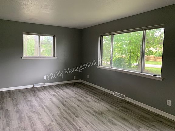3rd image of 407 W Harrison St