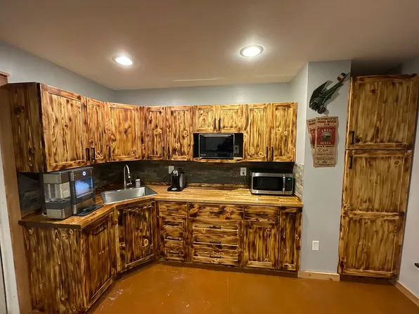 1688 Orchard Rd, Hood River, OR 97031