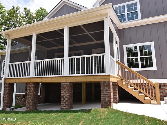 3rd image of 3424 W Hampton Drive