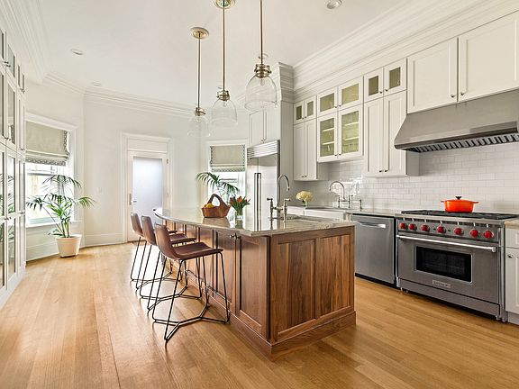 2nd image of 44 Montgomery Pl
