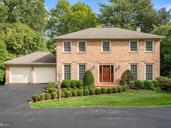 8311 Chapel Lake Ct, Annandale, VA 22003