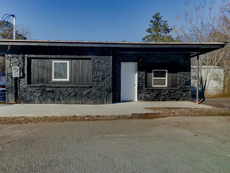 2751 Malvern Ave — Photo 22