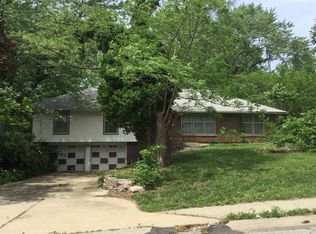 1806 E 135th St, Grandview, MO 64030