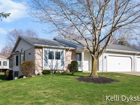 2845 Hidden View Dr SE, Caledonia, MI 49316