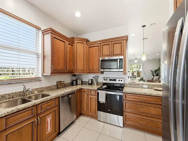 1141 NE 3rd Ave — Photo 9