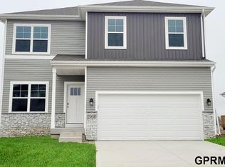 11869 S 116th St, Papillion, NE 68046