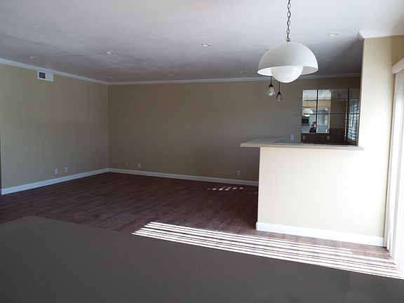 Family Room with Casual Dining Area & Wet Bar