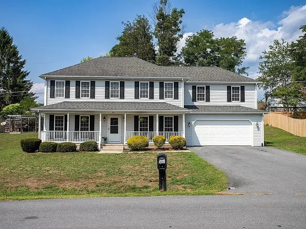 96 Laurel Wood Dr, Waynesboro, VA 22980