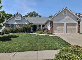 613 Meramec View Dr, Eureka, MO 63025