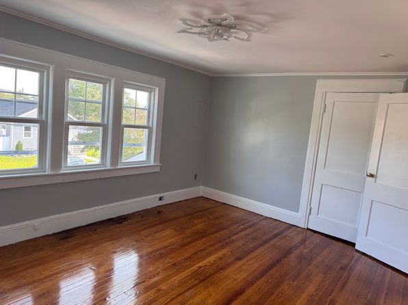 87 Hillside Ave FLOOR 2