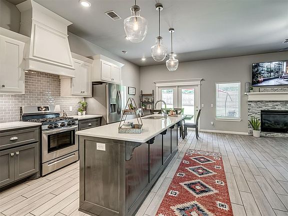 5th image of 7924 Sweetgum St