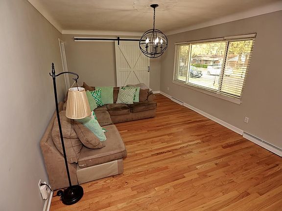5th image of 565 Saint Bernard Dr