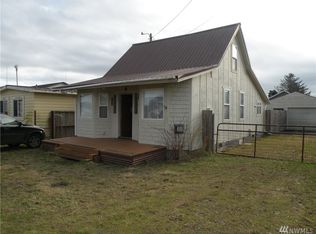 111 8th St NE, Long Beach, WA 98631
