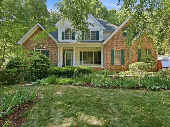 190 Georgetown Woods Dr, Youngsville, NC 27596