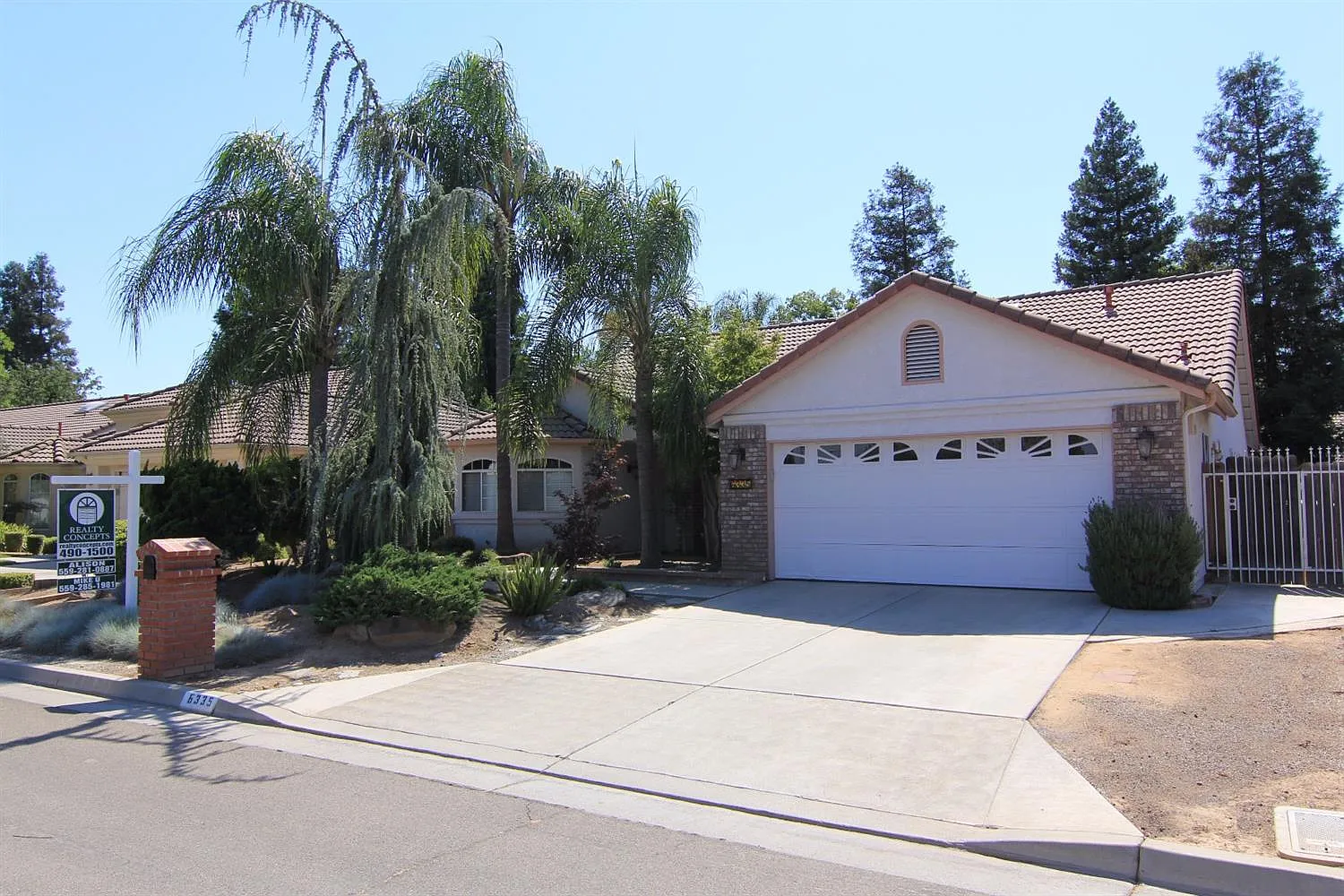 6335 N Marty Ave photo 1