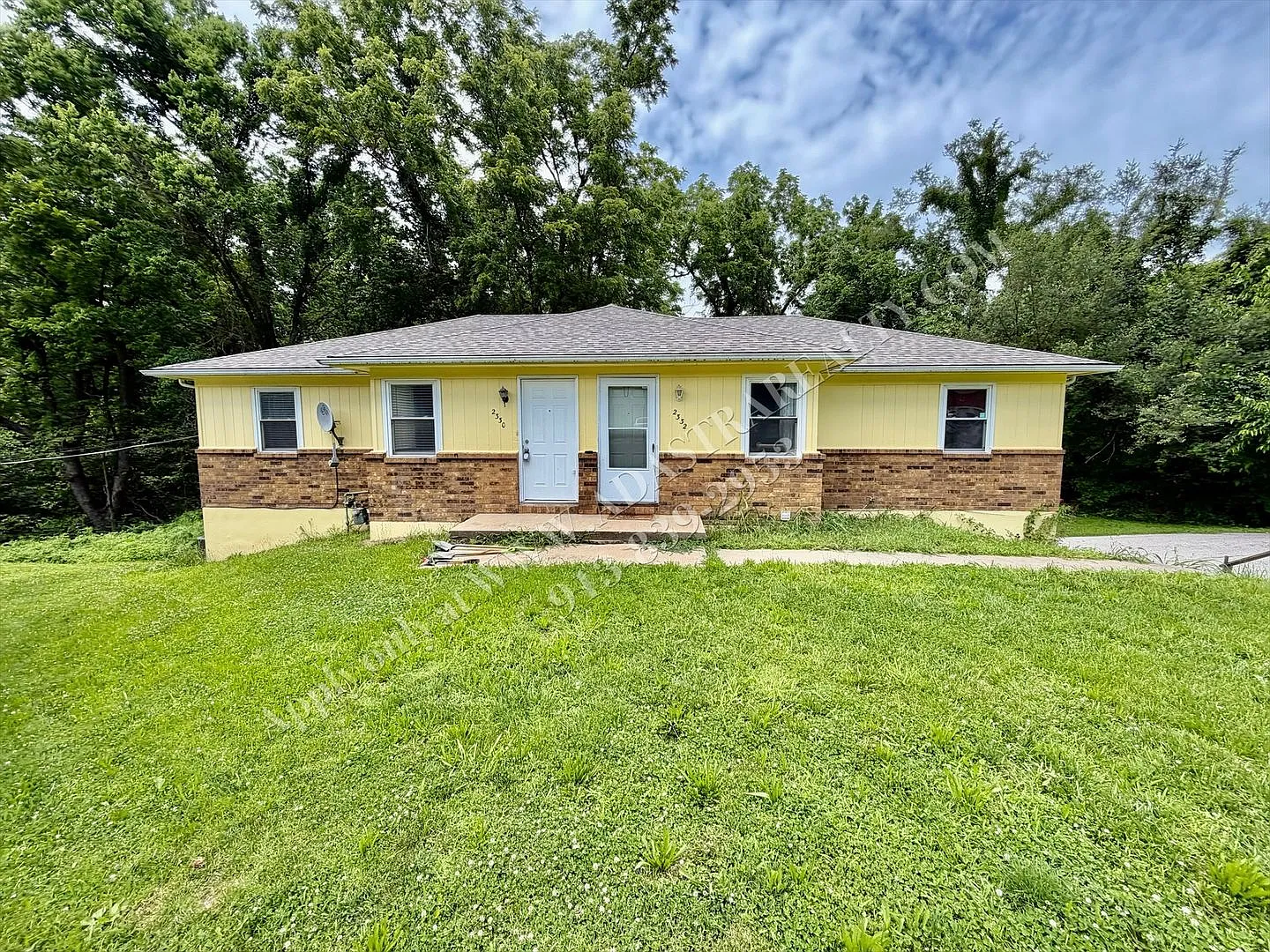 Beautiful 2 Bedroom Home in KCK-Available NOW! — Photo 3