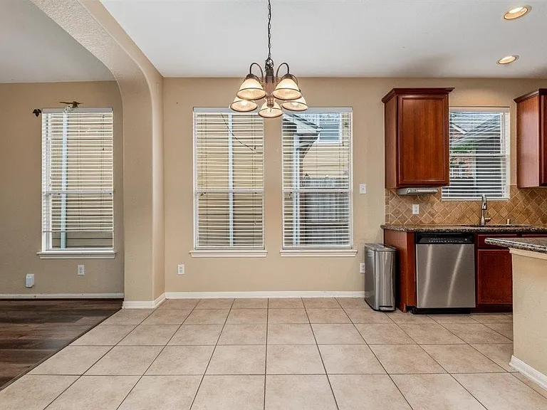 130 Zephyr Bend Pl — Photo 11