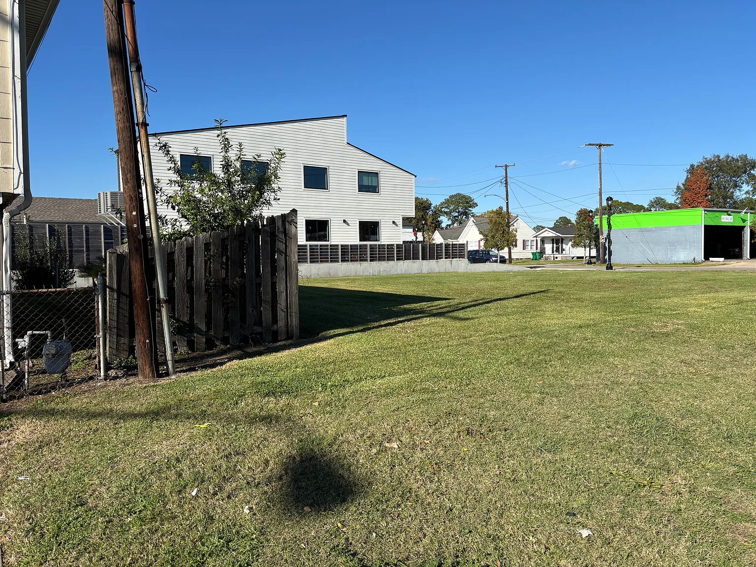 3 bed, 1100 sqft, $1,700 — Photo 2
