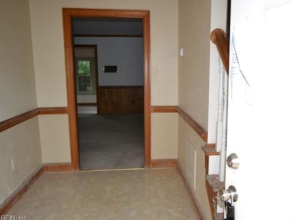 2nd image of 1512 Crystal Lake Dr