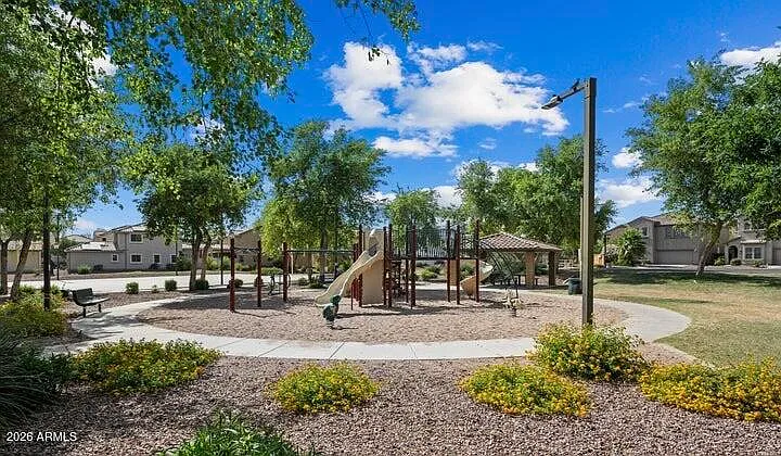 2138 W Marconi Ave — Photo 41