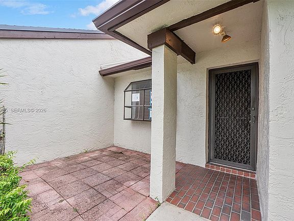5th image of 3342 Carambola Cir S