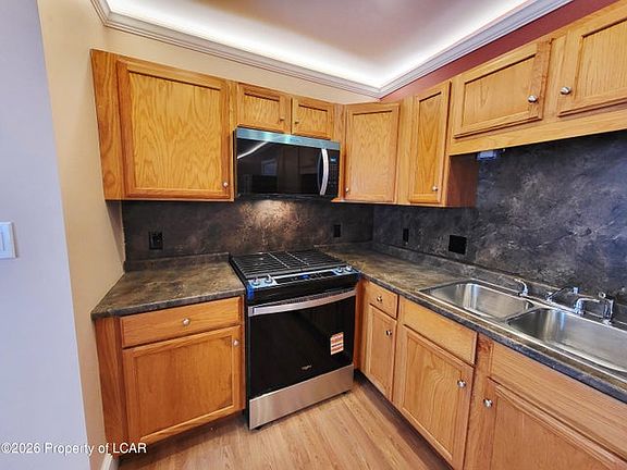 3rd image of 208 Wyoming Ave #3