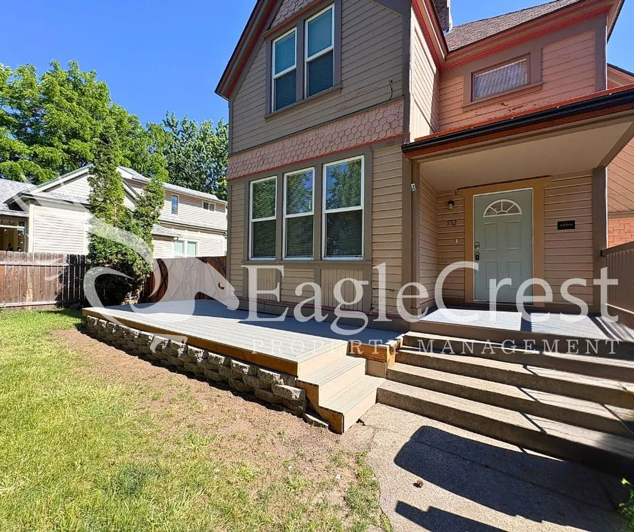 Charming Historic 4-Bedroom Home with Fenced Yard & Chicken Coop — Photo 4