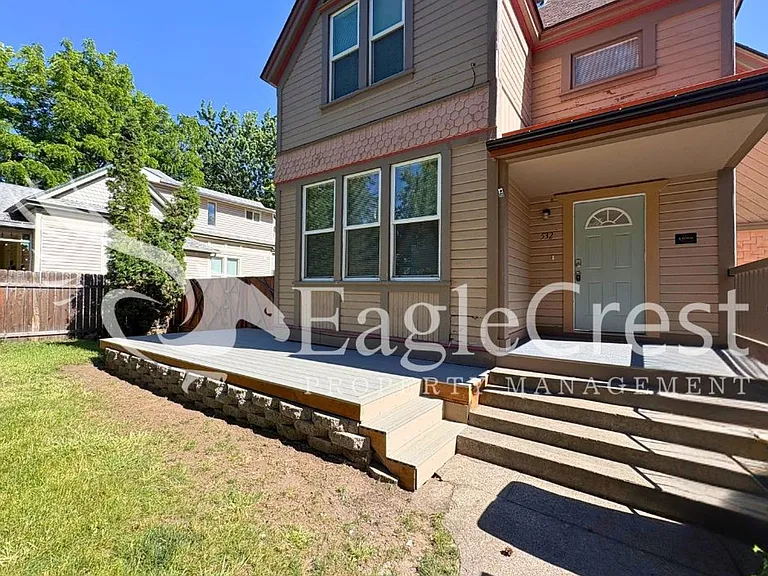 532 Washington St — Photo 4