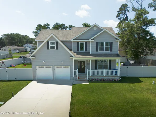 1240 Englemere Blvd, Toms River, NJ 08757