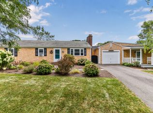 32 Glen Rd, Hyannis, MA 02601