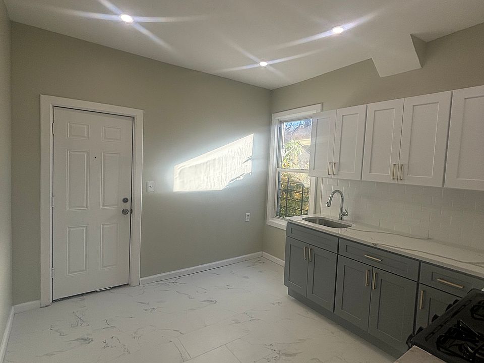 1st image of 110 Columbia Ave #2