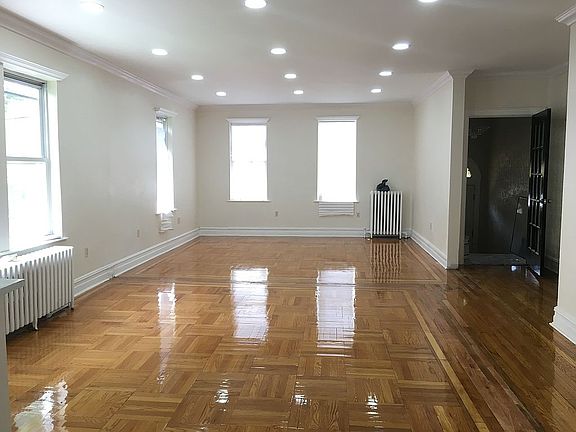 5th image of 849 E 227th St