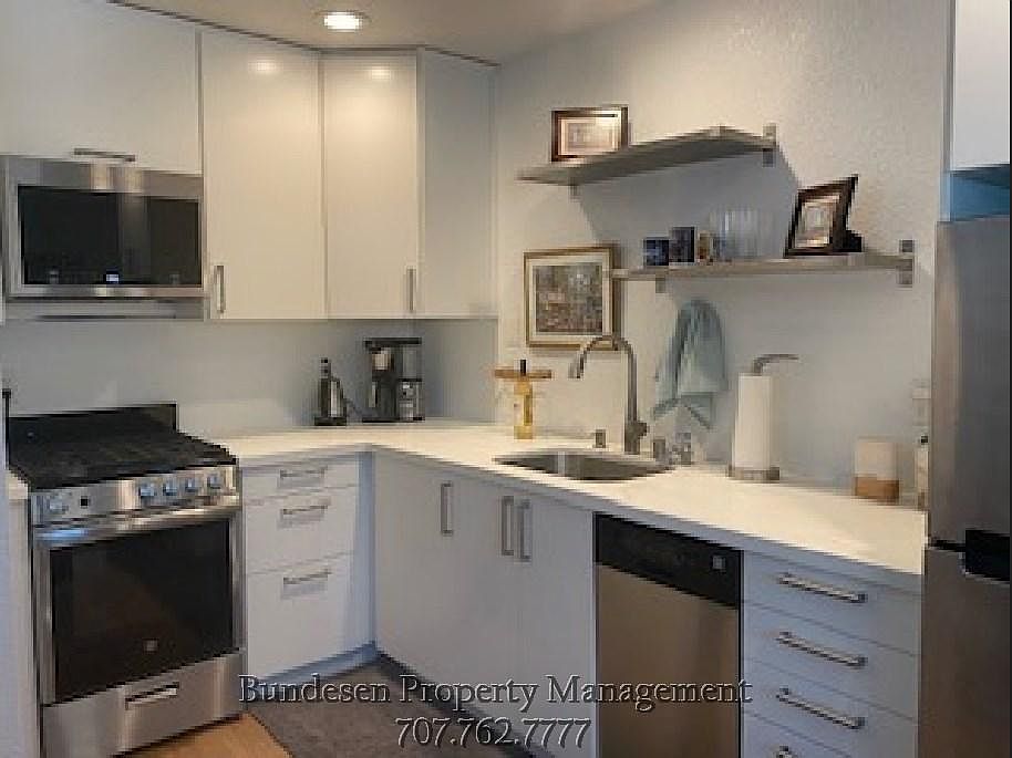 1st image of 480 Meadowview Dr #B