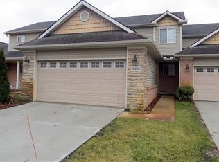 10460 Fawn Ridge Trl, Hartland, MI 48353