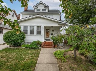 15 Crowell Pl, Valley Stream, NY 11580