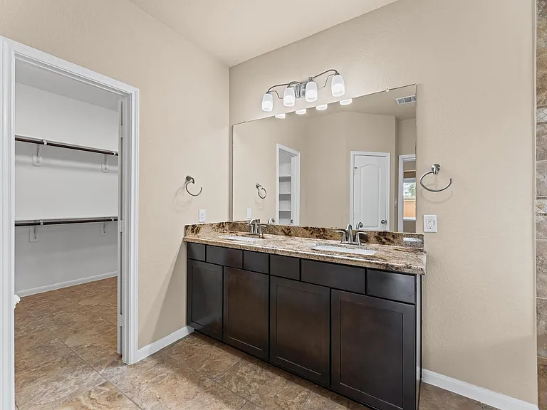9974 Stone Creek Ln — Photo 35